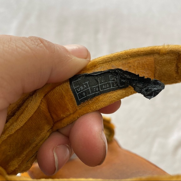 Teva Flatform Universal Velvet Sandals - Picture 10 of 11